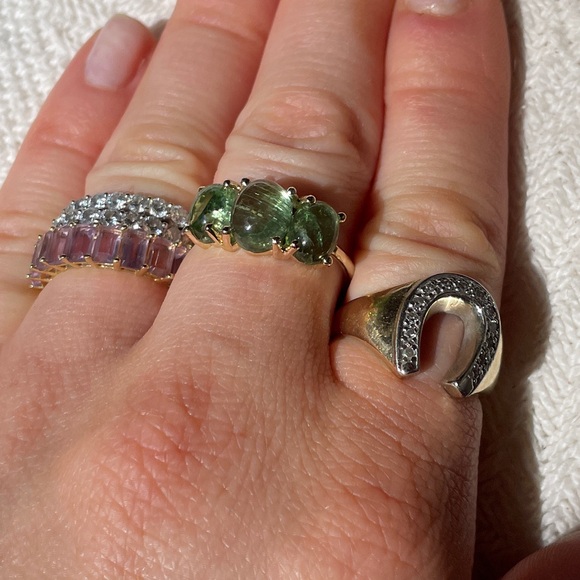 Charlie & Marcelle Small Gumdrop 3 Stone ring - Picture 4 of 6